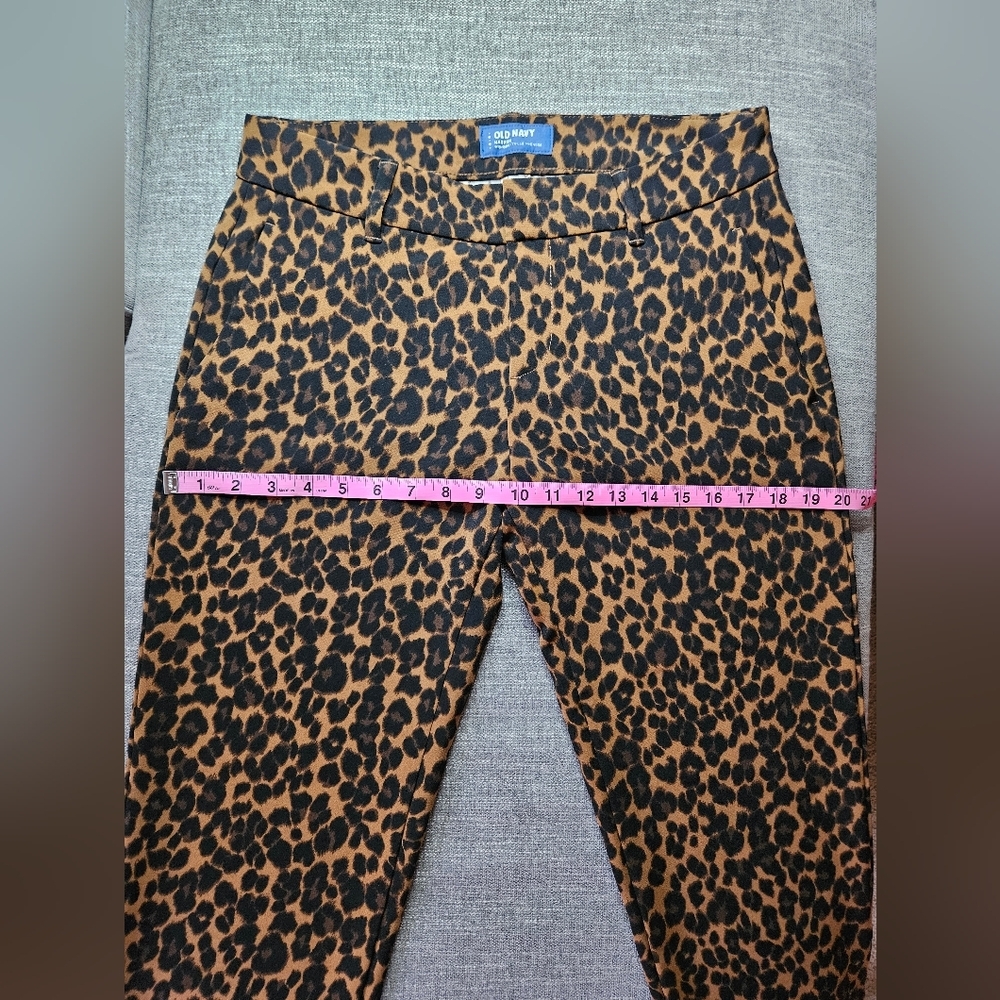OLD NAVY Harper Mid-Rise Leopard Print Capri Style Slacks/Pants Size 4 Regular - Picture 4 of 11